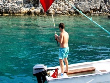 الصيد أحد النشاطات على متن القارب
